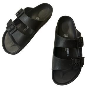 NWOB Arizona Kids EVA in Black sz. 32 EU 1-1.5 US